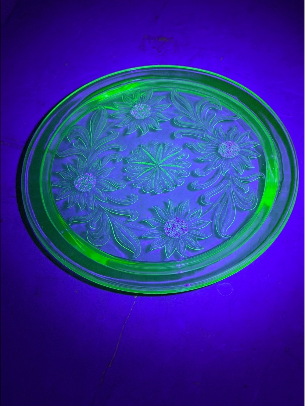 Vintage Jeannette Sunflower Uranium Glass Footed Cake Plate UV Glow 1930s
